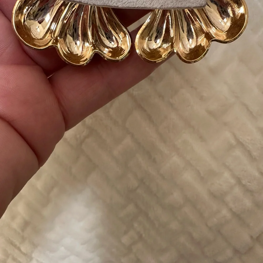 NWT Anthropologie Gold Wing Fanned Out 14K Gold Plated Earrings 80’s statement